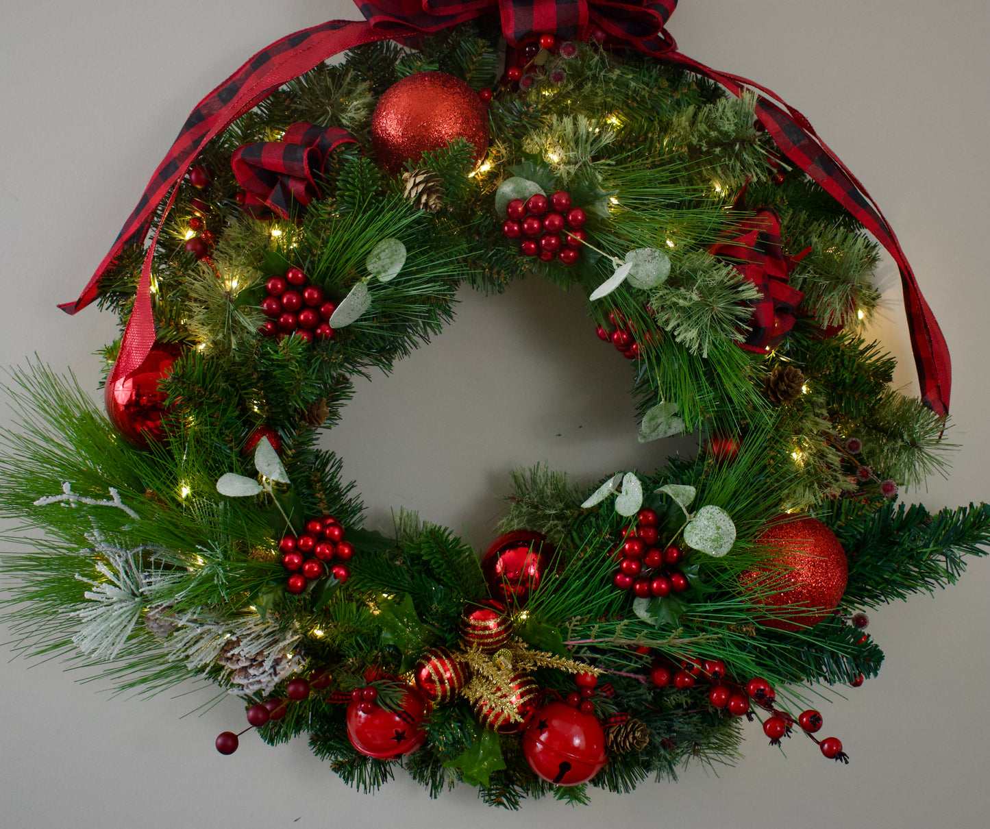 Classic Christmas Wreath — Limited Edition